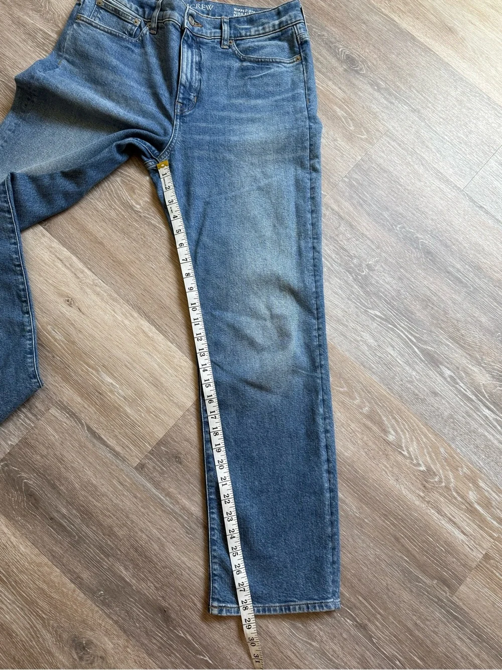 J.CREW Nipped straight jean in stretch Size 28